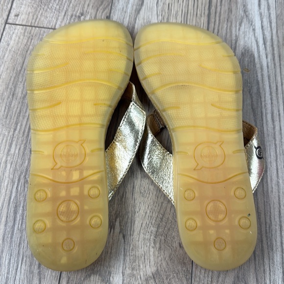 Born metallic gold flip flop - Picture 6 of 6